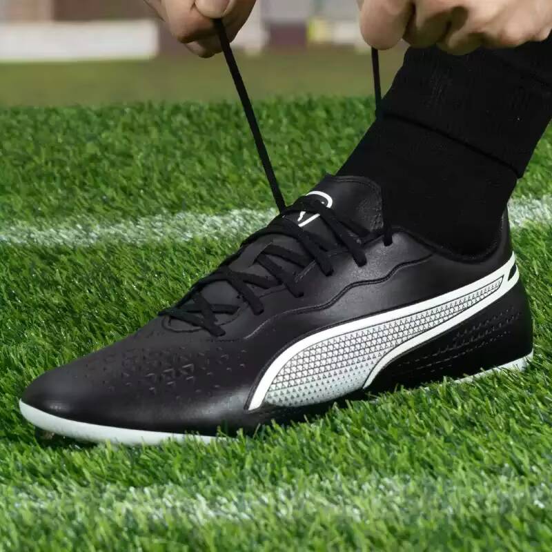 Men'S Shoes Puma Sports - พูม่า คิง มัทช์ เอ็มจีรองเท้าฟุตบอลสำหรับสนามหญ้าระดับกลางสำหรับผู้ชาย - ชุดฝึกซ้อมและชุดกีฬา