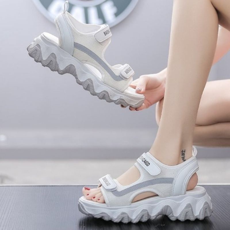 2026 ฤดูร้อนผู้หญิงรองเท้าแตะก - Velcro Strap Sandal บทวิจารณ์และราคา