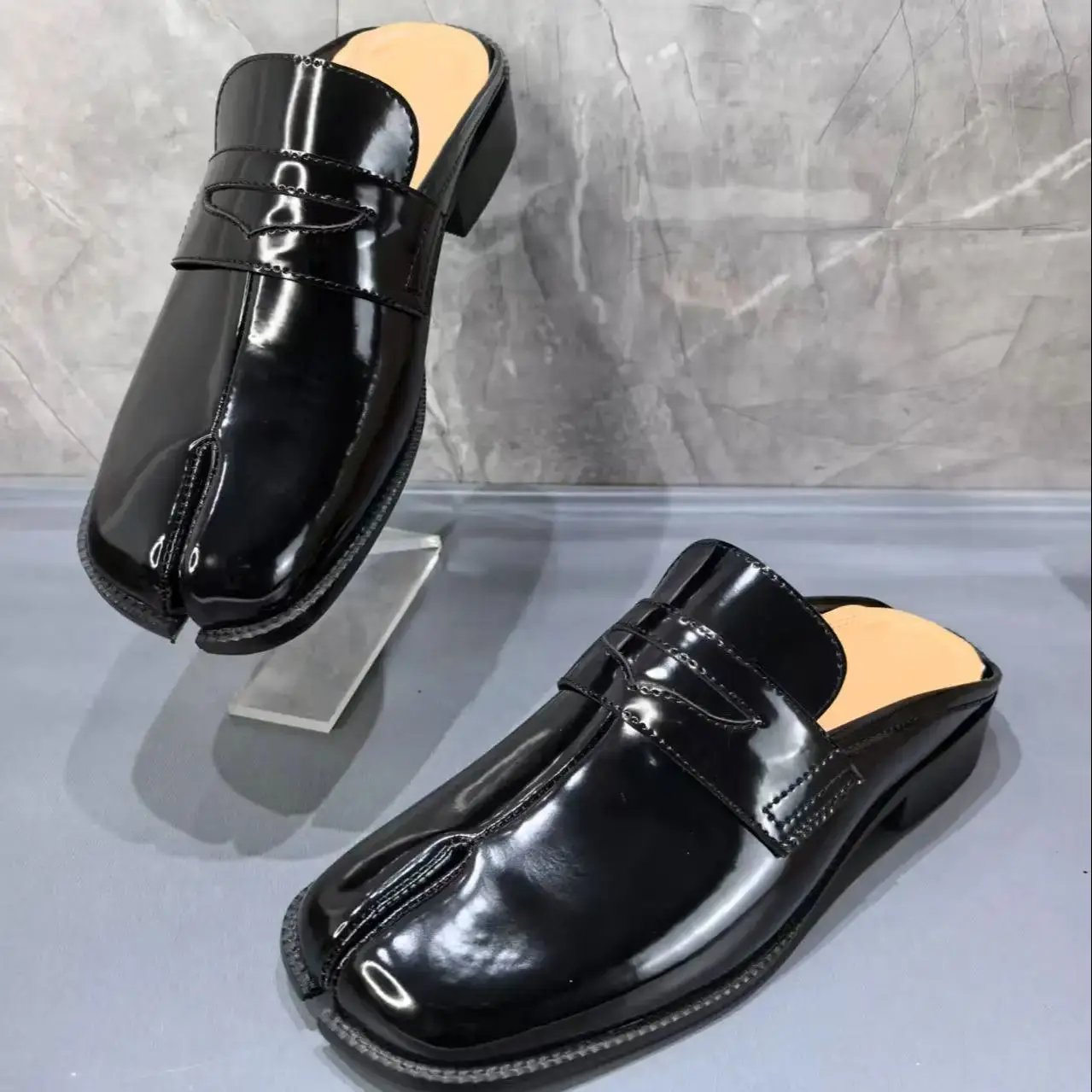 รองเท้าแตะแบบสวมผู้ชาย หนังแก้ - Men Shoes Brand บทวิจารณ์และราคา