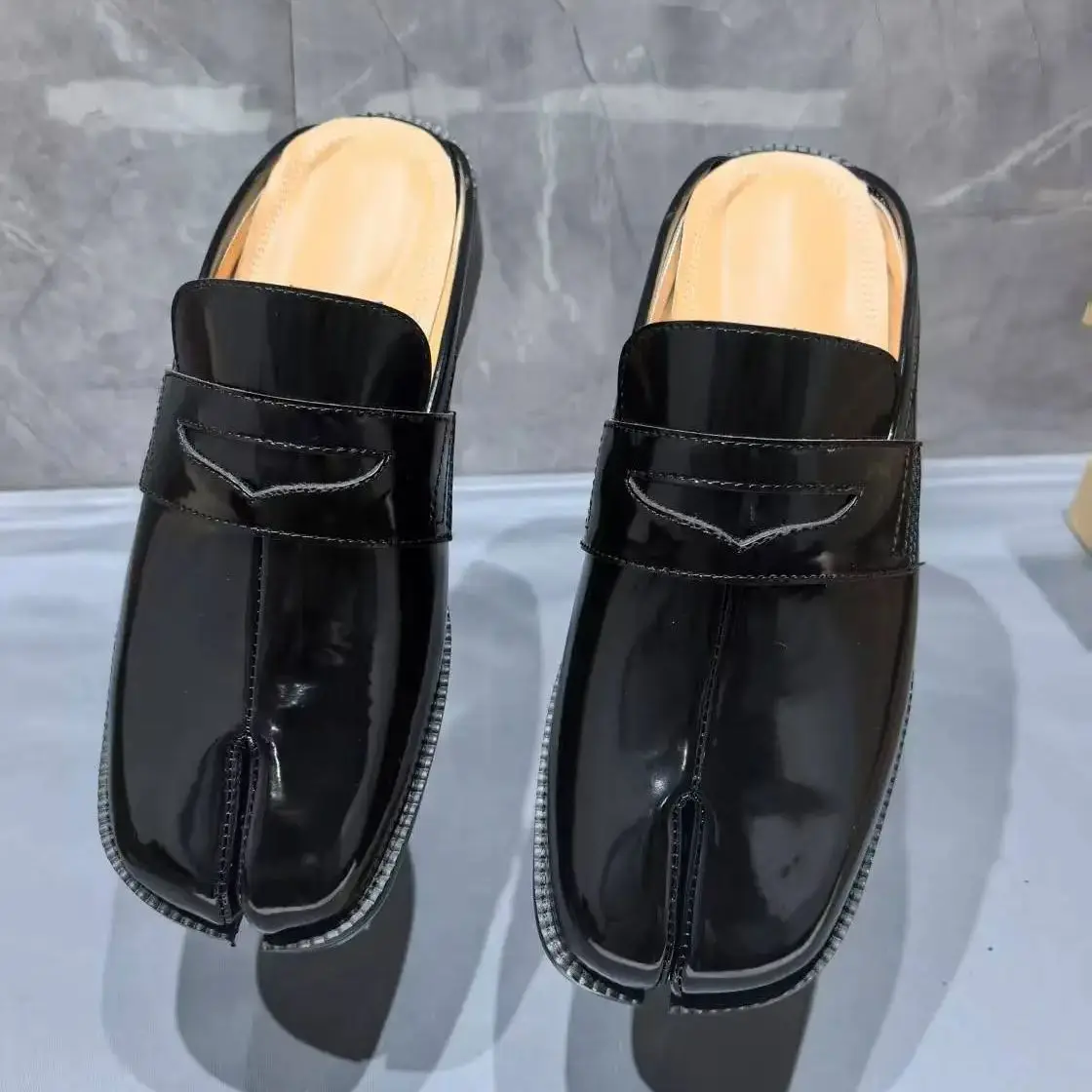 รองเท้าแตะแบบสวมผู้ชาย หนังแก้ - Men Shoes Brand บทวิจารณ์และราคา