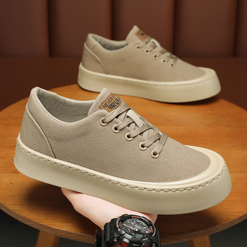 รองเท้าผ้าใบเรซิเดนเชียล พลาซ่ - Men'S Shoes Nearby บทวิจารณ์และราคา
