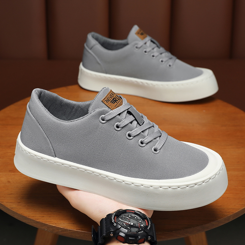 รองเท้าผ้าใบเรซิเดนเชียล พลาซ่ - Men'S Shoes Nearby บทวิจารณ์และราคา