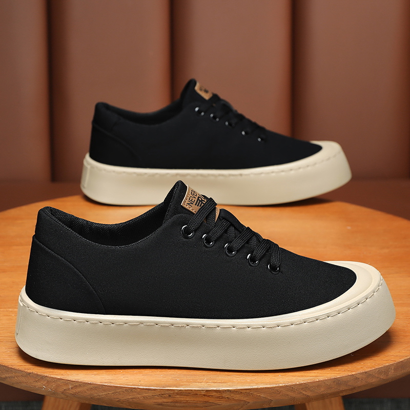 รองเท้าผ้าใบเรซิเดนเชียล พลาซ่ - Men'S Shoes Nearby บทวิจารณ์และราคา